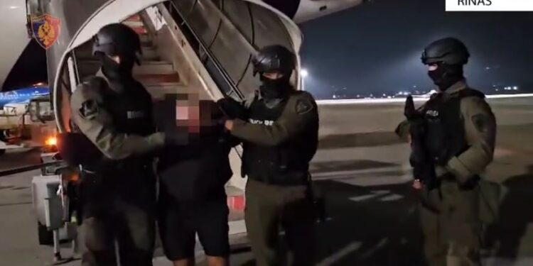 Pjesëtar i bandës së Çopjave/ Vilson Pepa ekstradohet nga Republika Dominikane, akuzohet për trafikimin e 11 tonëve kokainë