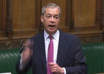 Planeti i Farage: Emigrantët nuk do të mund të sigurojnë më lejen e përhershme të qëndrimit pas pesë vjetësh