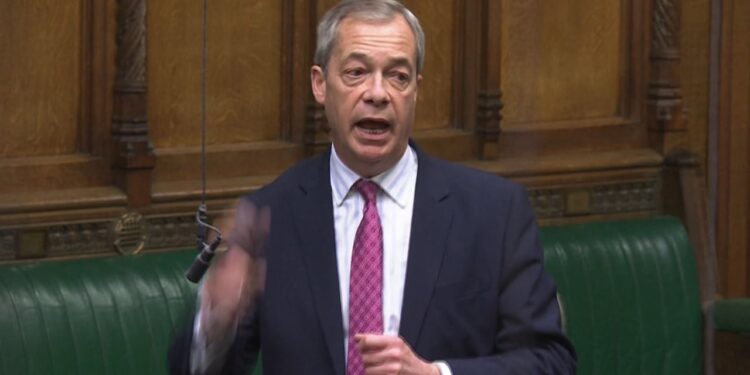 Planeti i Farage: Emigrantët nuk do të mund të sigurojnë më lejen e përhershme të qëndrimit pas pesë vjetësh