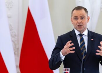 Polonia zgjat mbrojtjen për refugjatët ukrainas, por kufizon ndihmën e ofruar.