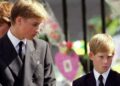 Princi Harry tregon për momentet e vështira gjatë funeralit të Dianës: Na kërkuan të ecim pas arkivolit, ishte një akt barbar.