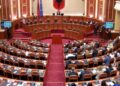 Projektvendimi miratohet, kryetarët e komisioneve parlamentare zgjidhen, PD-ja nuk merr pjesë në seancë