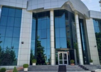 Prokuroria e Korçës e çon në gjyq mësuesin e artit për ngacmimin e nxënëseve të mitura