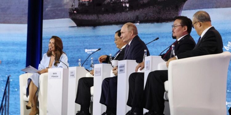 Putin: Çdo trup evropian në Ukrainë do të jetë një objektiv legjitim, Moska është vendi ideal për bisedime me Zelenskyn