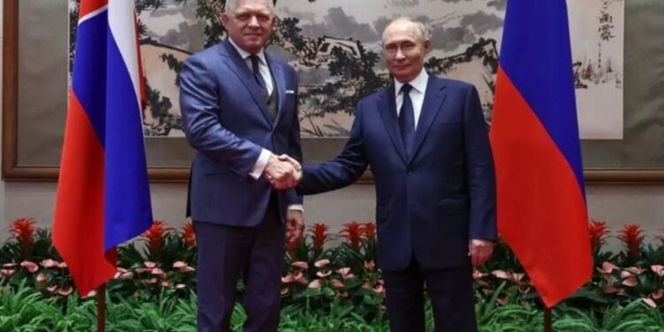 Putin i kërkon kryeministrit sllovak të ndalojë furnizimin me energji për Ukrainën