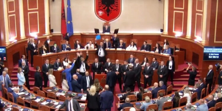 Qeveria "Rama IV" formohet, Kuvendi përsëri nën tension ndërpritet pas 25 minutash