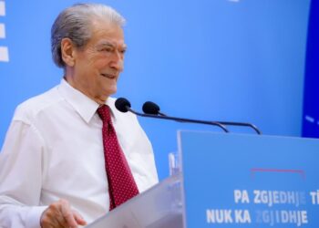 Qeveria e shkarkoi, Berisha: Veliajt i kërkohet të heqë dorë nga ankesat në Kushtetuese për të siguruar lirimin nga burgu.