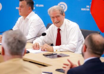 Rama shpalli qeverinë e re, Berisha: Të ardhmen e Tiranës e prishin gjithnjë e më shumë.