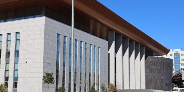 Rekord në dosje: Apel për gjyqtarët/ Kërkesa për KLGJ: 44 mijë raste për 31 gjykatës, më shumë se gjysma mungojnë.