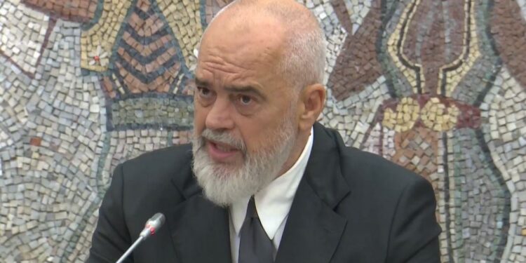 Shkëputja e hapësirave publike, Rama u bën thirrje qytetarëve: Hiqni vetë lavazhet!
