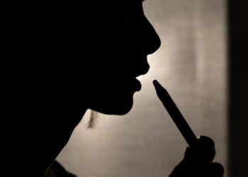 Shtohet shqetësimi për rritjen e përdorimit të “vape”-ve tek të rinjtë