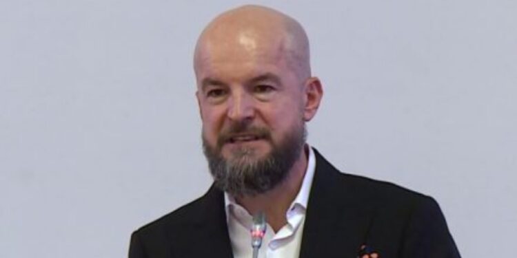 Silva Caka sfidon opozitën për pozitat e zv.ministrave, Alfred Lela: Betejë “me kap ndonjë gjë”, nuk jam penduar që…