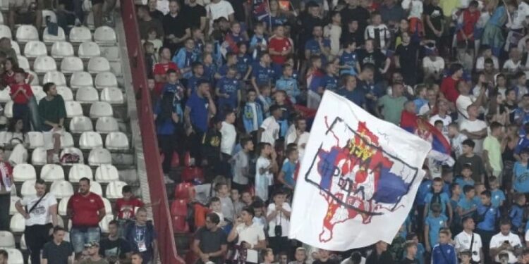 Skandal në Beograd pas humbjes 5-0 ndaj Anglisë, huliganët brohorasin “Kosova është Serbi...”