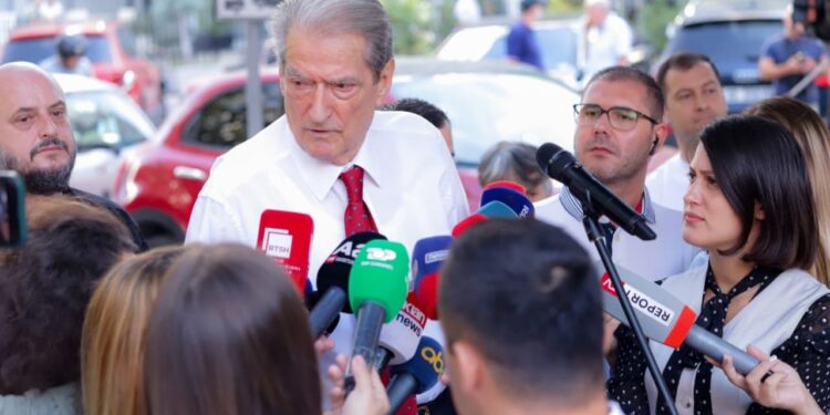 Sot zhvillohet seanca për dosjen “Partizani”, do të jetë Berisha në sallën e gjyqit? Ish-kryeministri: Do të dëgjoj avokatët e mi.