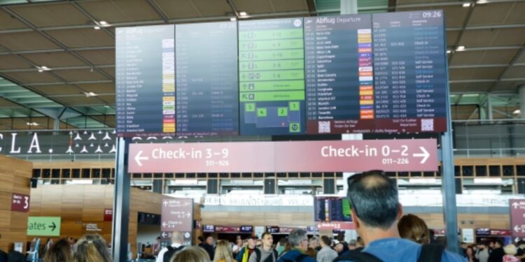 Sulmi kibernetik që paralizoi aeroportet në Evropë, anulimet e fluturimeve do të vazhdojnë edhe nesër; ja cilat janë prekur.