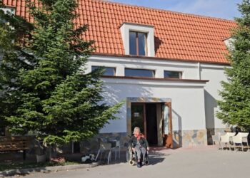 Të Braktisur edhe në Fund të Jetës: Dy Të Moshuar Gjejnë Vdekjen në Banesë, Kërkesa për Azil në Korçë është e Lartë