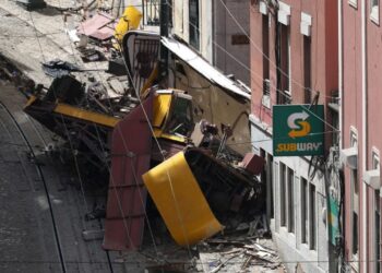 Teleferiku në Lisbonë shembet, dëshmitarët raportojnë: Ishte si një shpërthim.
