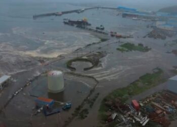 Tërmet prej 7.4 shkallësh në Rusi shkakton panik, lëshohen alarme për tsunami.