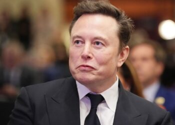 Tesla propozon paketën e aksioneve që mund ta bëjë Elon Musk njeriun e parë trilioner në botë, ja kushtet që duhen përmbushur.