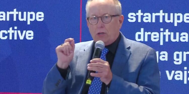 "Ti s’je një vend i zakonshëm" / Profesori William Barnet reagon ndaj Ramës: As ti nuk je normal, është një gjë pozitive.