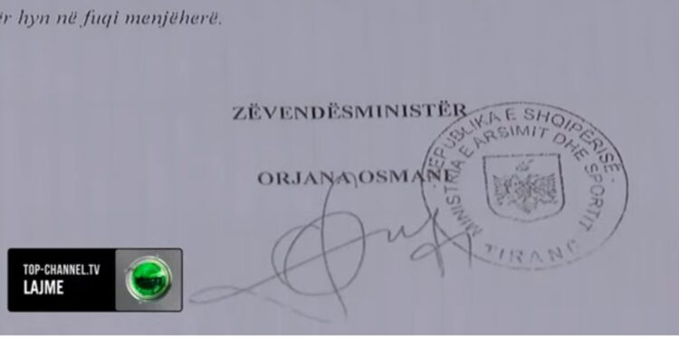 Top Channel zbulon konfliktin e qartë të interesit: si zv/ministra dhe drejtoresha miratojnë vetë librat e tyre si tekste shkollore.