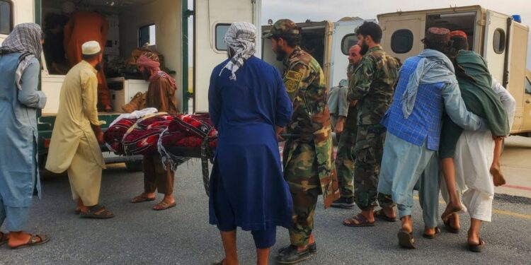 Tragjedi në Afganistan: Më shumë se 600 të vdekur pas tërmetit shkatërrues që preku vendin.