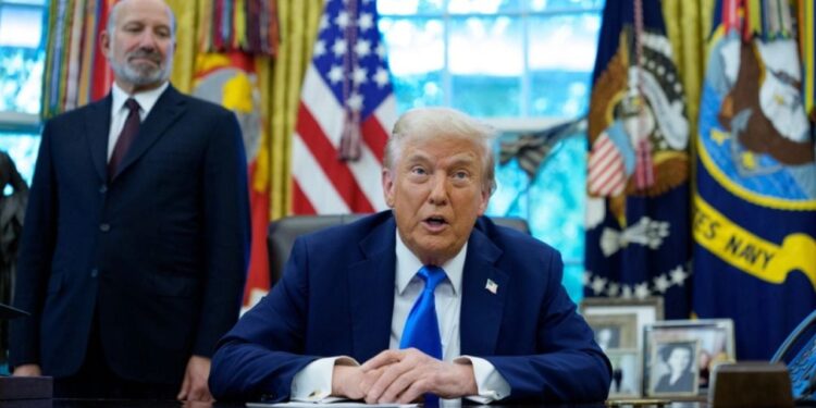 Trump vendos tarifë prej 100 mijë dollarësh për vizat e punës, Shtëpia e Bardhë nënvizon se mjekët mund të jenë të përjashtuar.