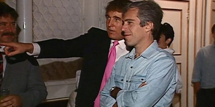 Urimi i ditëlindjes për Epstein/ Trump shmang pyetjet për letër: Çështje e përfunduar, ia kam lënë ekipit të tij.