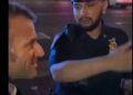 VIDEO/ Policia ndërhyn për shkak të eskortës së Trump, Macron telefonon presidentin: Mendohuni pak, po pres në rrugë për shkak të kalimit tuaj.
