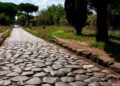 "Via Egnatia nuk mund të fshihet nën asfaltin e padijes" / Auron Tare e krahasan me fqinjët: Si Italia mbron Via Apian, veproni para se Europa të na shohë me përbuzje.