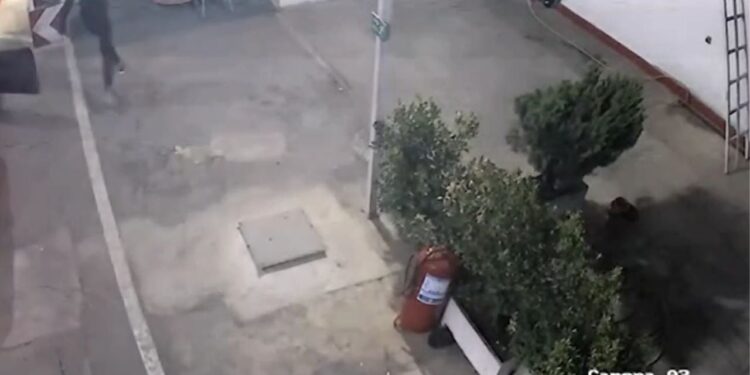 Vjedhje në një karburant në Elbasan, autorët e maskuar fitojnë të ardhurat e ditës