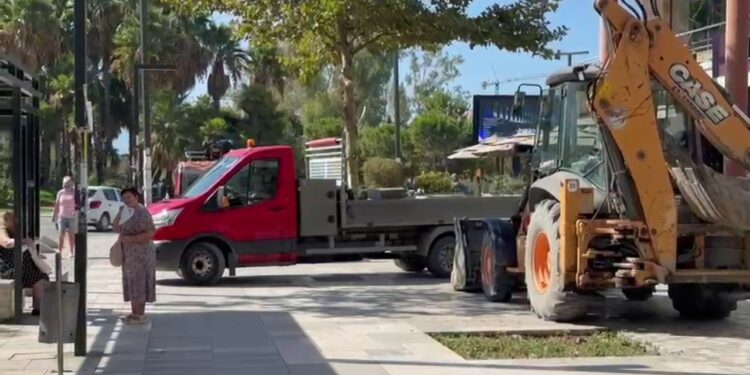 Vlorë: Ripërtëritet hapësira publike, fillon operacioni në bulevardin e qytetit