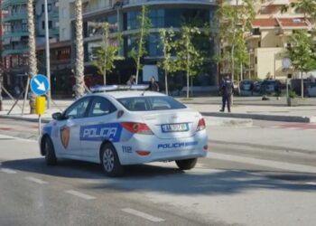 Vlorë, adoleshenti 17-vjeçar sulmon me gërshërë një 40-vjeçar pas një mosmarrëveshjeje të vogël.