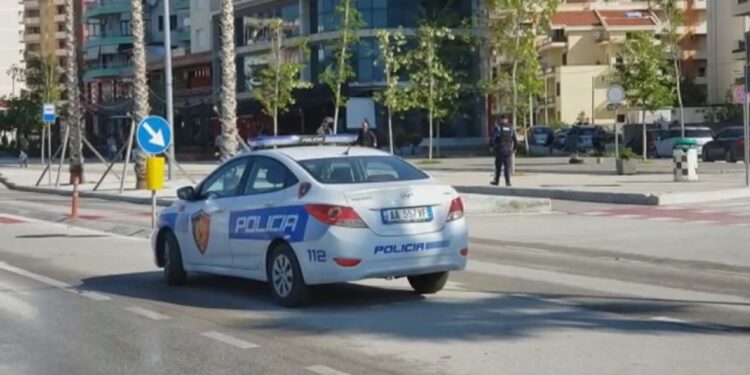 Vlorë, adoleshenti 17-vjeçar sulmon me gërshërë një 40-vjeçar pas një mosmarrëveshjeje të vogël.