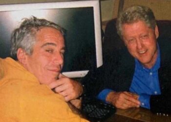 Zbulohet mesazhi i Bill Clinton për Jeffrey Epsteinin, një informacion misterios që thellon skandalin përfshirës edhe të Donald Trumpit.