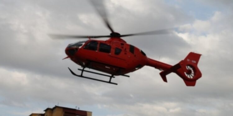 12-vjeçarja nga Delvina transportohet me helikopter në Tiranë pas konsumit të një sasie tabletash