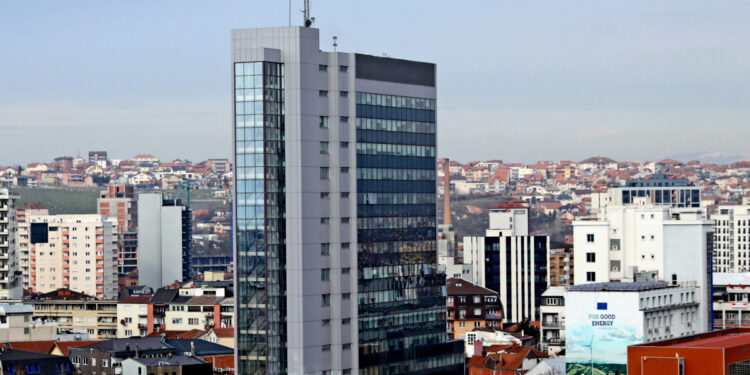 Rewrite this title in other words using the original language and as a average journalist person: Pasojat e moskrijimit të Qeverisë