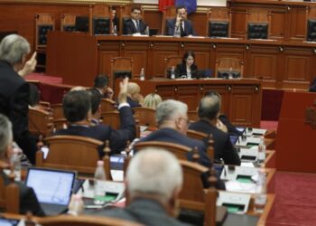 A e keni zënë në befasi 4 familjet mafioze dhe 20 banda kriminale në vend? Kështu përgjigjet Altin Dumani.