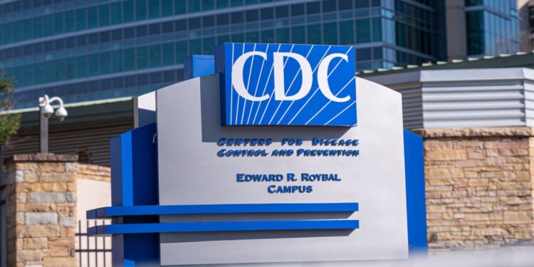 Administrata Trump shkarkon nga puna zyrtarë të CDC-së, përfshirë shumë shkencëtarë.