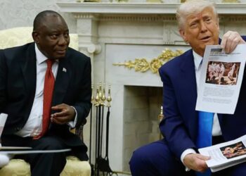 Afrika e Jugut refuzon planin e SHBA-ve për emigrantët: Akuzat për racizëm dhe gjenocid të të bardhëve pa prova.