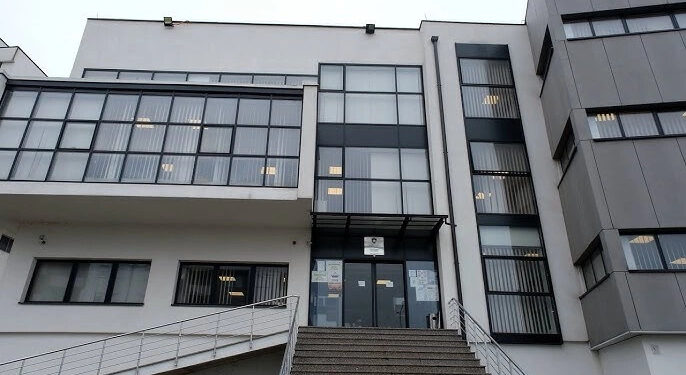 Akuza për shitjen e narkotikëve dhe armëmbajtje pa leje në Gjakovë