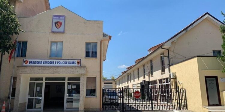 Alarm për bombë në Kukës, policia izolon bulevardin, forcat xheniere nga Tirana në drejtim të vendngjarjes.