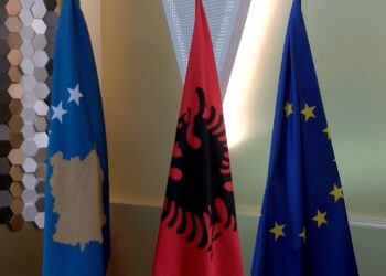 Ambasada lidh bizneset shqiptare në Kosovë, qëllimi është ngritja e rrjeteve dhe bashkëpunimi mes tyre.