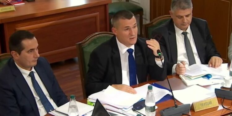 Anëtarët e policisë të përfshirë në grupe kriminale: Dumanit zbulon informacione nga hetimet