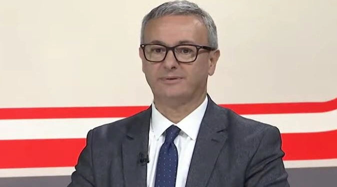 Arifi për Vetëvendosjen: Parti e paparashikueshme – sot të mbështet, nesër të v negon.