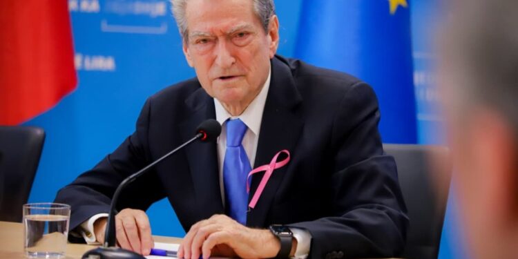 "Arrestimi i Veliajt, si nxjerrja nga FARC e një kryebashkiaku në Kolumbi", Berisha komenton seancën në Kushtetuese: 'Nuk është i pafajshëm, por…'