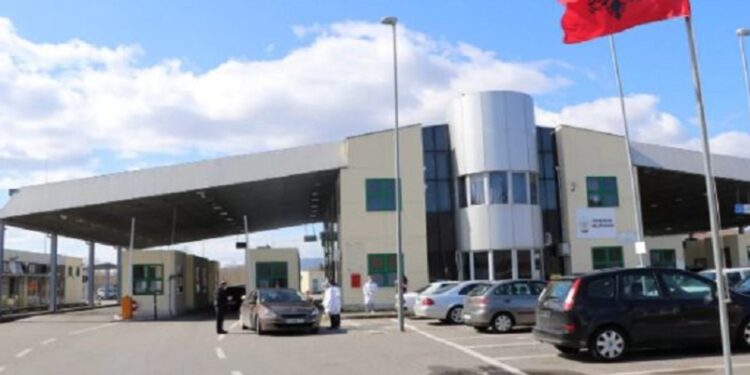 Arrestohet 56-vjeçari në Murriqan, i kërkuar ndërkombëtarisht për trafik narkotikësh dhe prostitucion.