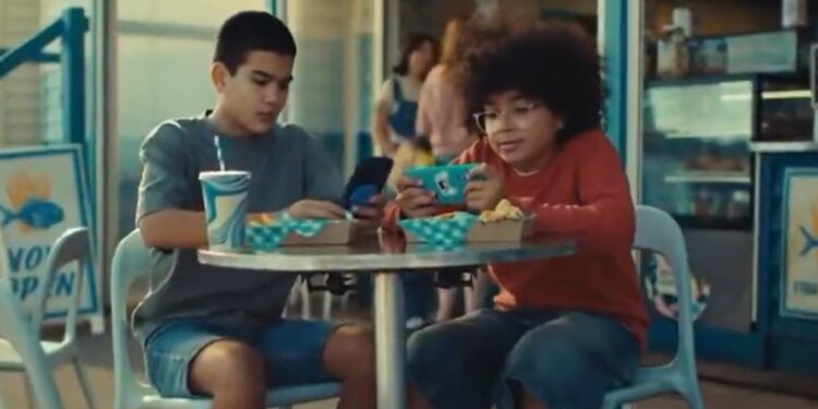 Australia nis fushatën për të ndaluar përdorimin e mediave sociale nga adoleshentët.