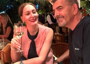Avokati Saimir Vishaj ndan një foto me gruan e tij mjeke pas përballjes me sëmundjen: Më në fund e kaluam këtë sfidë.