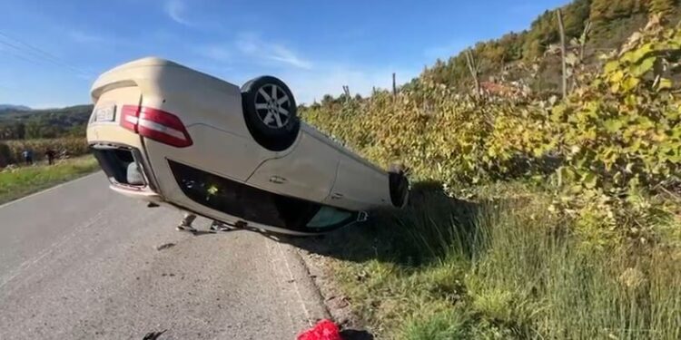 "Benz" dalë nga rruga në aksin Klos-Burrel, dy vajza të lënduara.